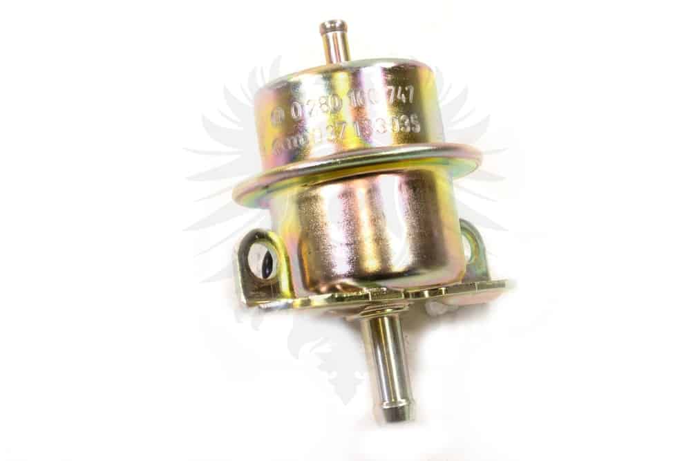 thumbnail image 2 of Bosch Fuel Pressure Regulator 037 133 035 C – Fits Audi TT, Volkswagen Beetle (0 280 160 557) 2 of 4